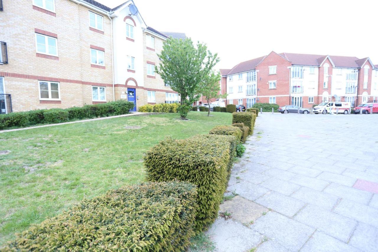 2 Bedroom Apartment Thamesmead  Exterior foto